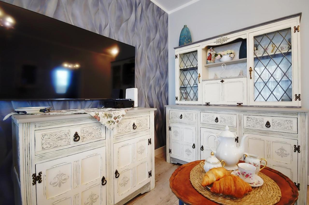 Miodowy Dom Exspanse Apartament 2 Lub 3 Pokoje Z Tarasem I Parkingiem Колобжег Экстерьер фото