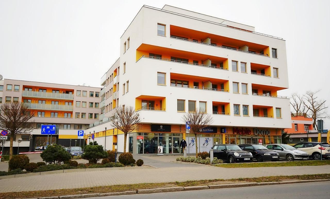 Miodowy Dom Exspanse Apartament 2 Lub 3 Pokoje Z Tarasem I Parkingiem Колобжег Экстерьер фото