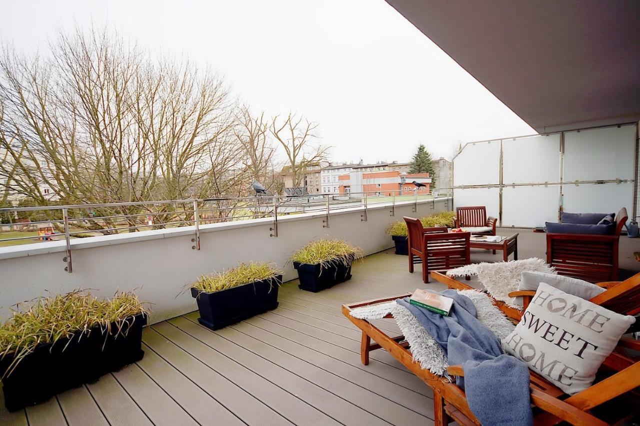 Miodowy Dom Exspanse Apartament 2 Lub 3 Pokoje Z Tarasem I Parkingiem Колобжег Экстерьер фото