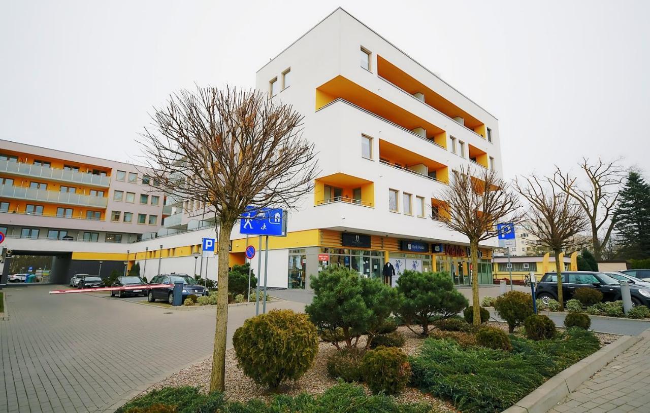 Miodowy Dom Exspanse Apartament 2 Lub 3 Pokoje Z Tarasem I Parkingiem Колобжег Экстерьер фото