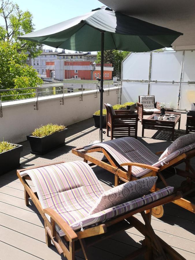 Miodowy Dom Exspanse Apartament 2 Lub 3 Pokoje Z Tarasem I Parkingiem Колобжег Экстерьер фото