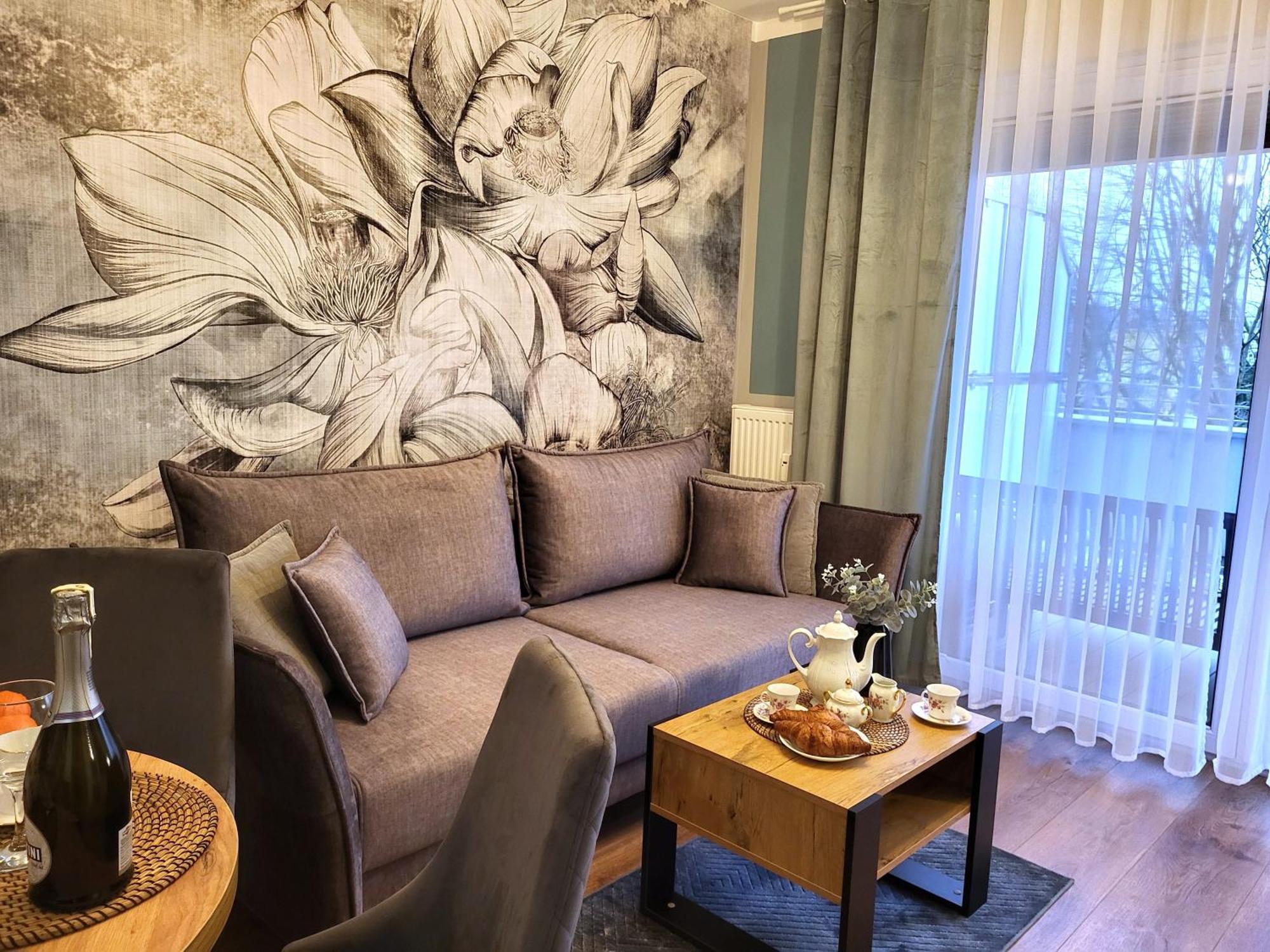 Miodowy Dom Exspanse Apartament 2 Lub 3 Pokoje Z Tarasem I Parkingiem Колобжег Экстерьер фото
