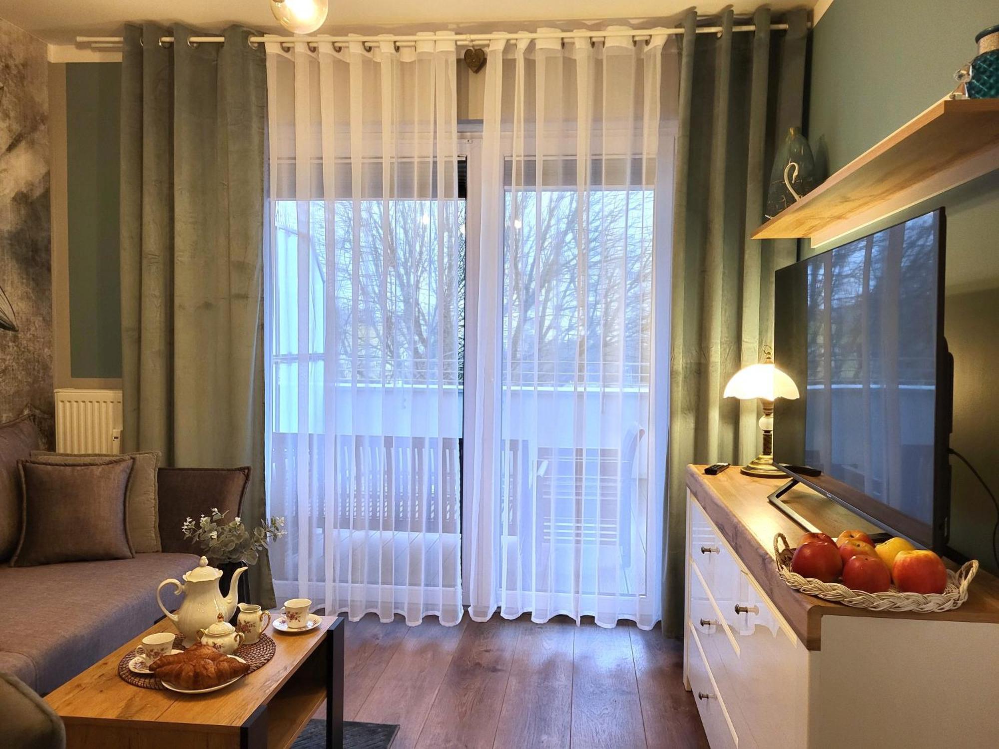 Miodowy Dom Exspanse Apartament 2 Lub 3 Pokoje Z Tarasem I Parkingiem Колобжег Экстерьер фото